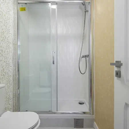 Feeling Coliving - Graca * Лиссабон