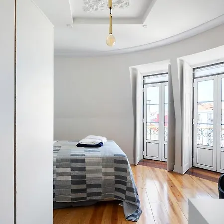Feeling Coliving - Graca * Лиссабон